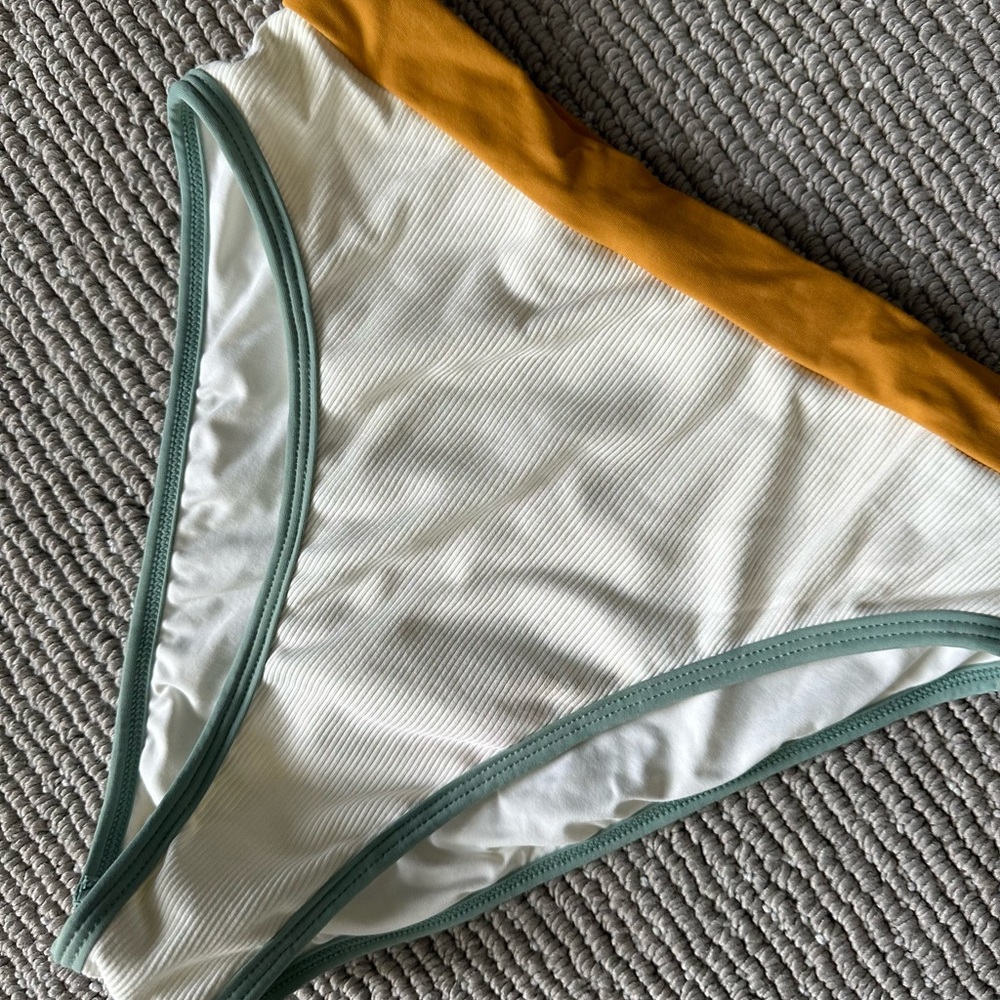 Lspace bikini - Picture 2 of 6